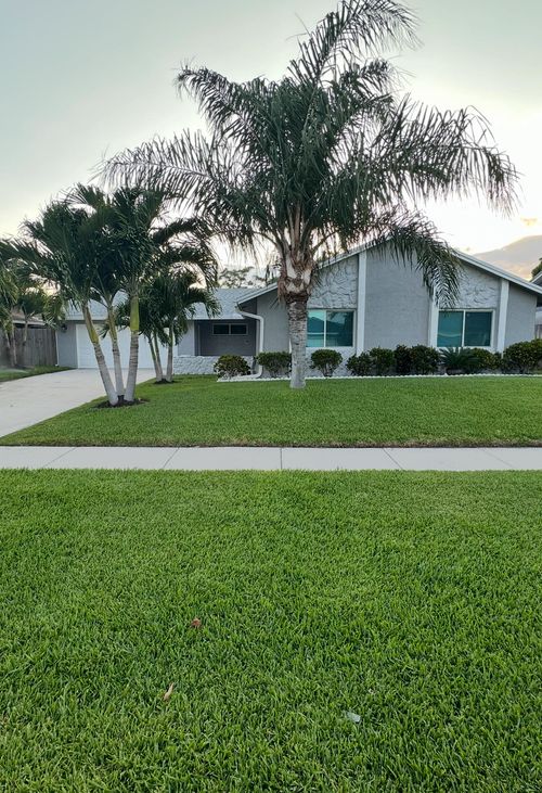 605 Toxaway Drive, West Palm Beach, FL, 33413 | Card Image