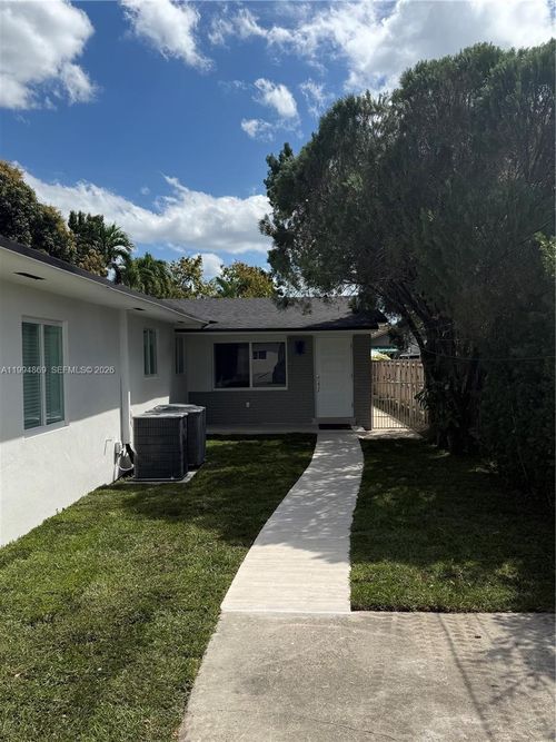 7314 Sw 22nd St, Miami, FL, 33155-1427 | Card Image