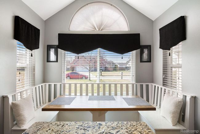 Breakfast nook. | Image 13