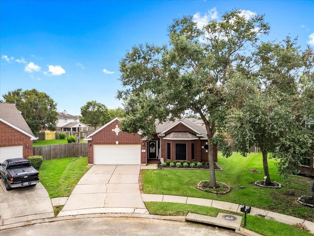 Cay Crossing Ln, Dickinson, TX 77539