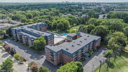 apt-121-3439 Benjamin Ave, Royal Oak, MI, 48073-2242 | Card Image