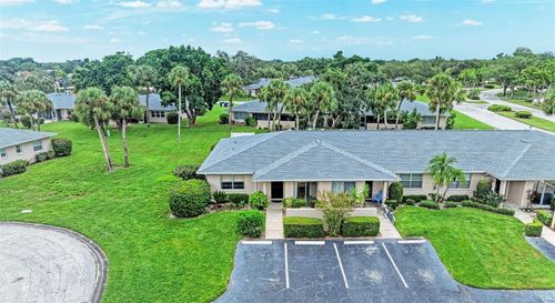 139-7008 W Country Club Dr N, SARASOTA, FL, 34243-3513 | Card Image