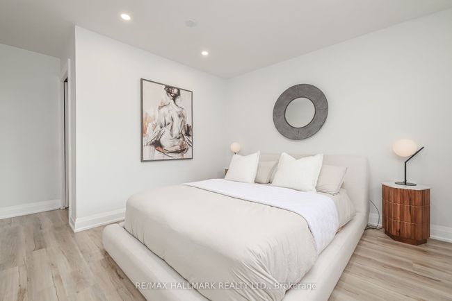 183 Willowridge Rd, House attached with 4 bedrooms, 2 bathrooms and 2 parking in Etobicoke ON | Image 20