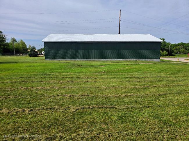 320 3 Rd Ave Nw, Home with 0 bedrooms, 0 bathrooms and null parking in Pipestone MN | Image 19