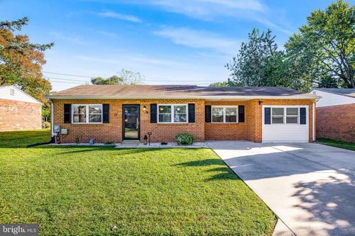 12 Defoe Cir, NEWARK, DE, 19702-5303 | Card Image