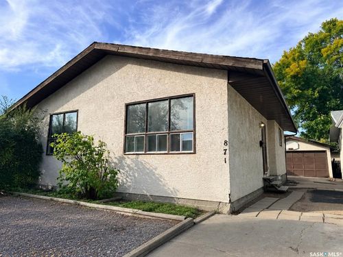 871 Morris Crescent N, Regina, SK, S4X2W4 | Card Image