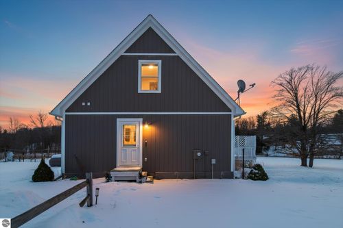 740 N Rolland Rd, Weidman, MI, 48893-9613 | Card Image