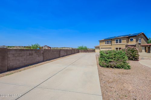 10644 S Silverbluff Dr, Vail, AZ, 85641-6555 | Card Image
