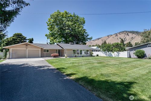 5600 E Cashmere Rd, Cashmere, WA, 98815-1147 | Card Image