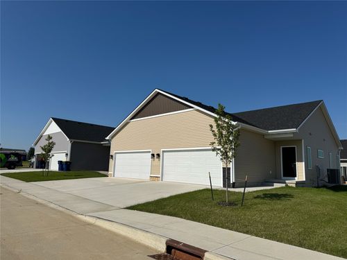 2925 Long Ave, Van Meter, IA, 50261-6222 | Card Image
