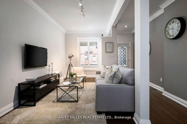 65 Tiverton Ave, House other with 3 bedrooms, 2 bathrooms and 2 parking in Toronto ON | Image 7