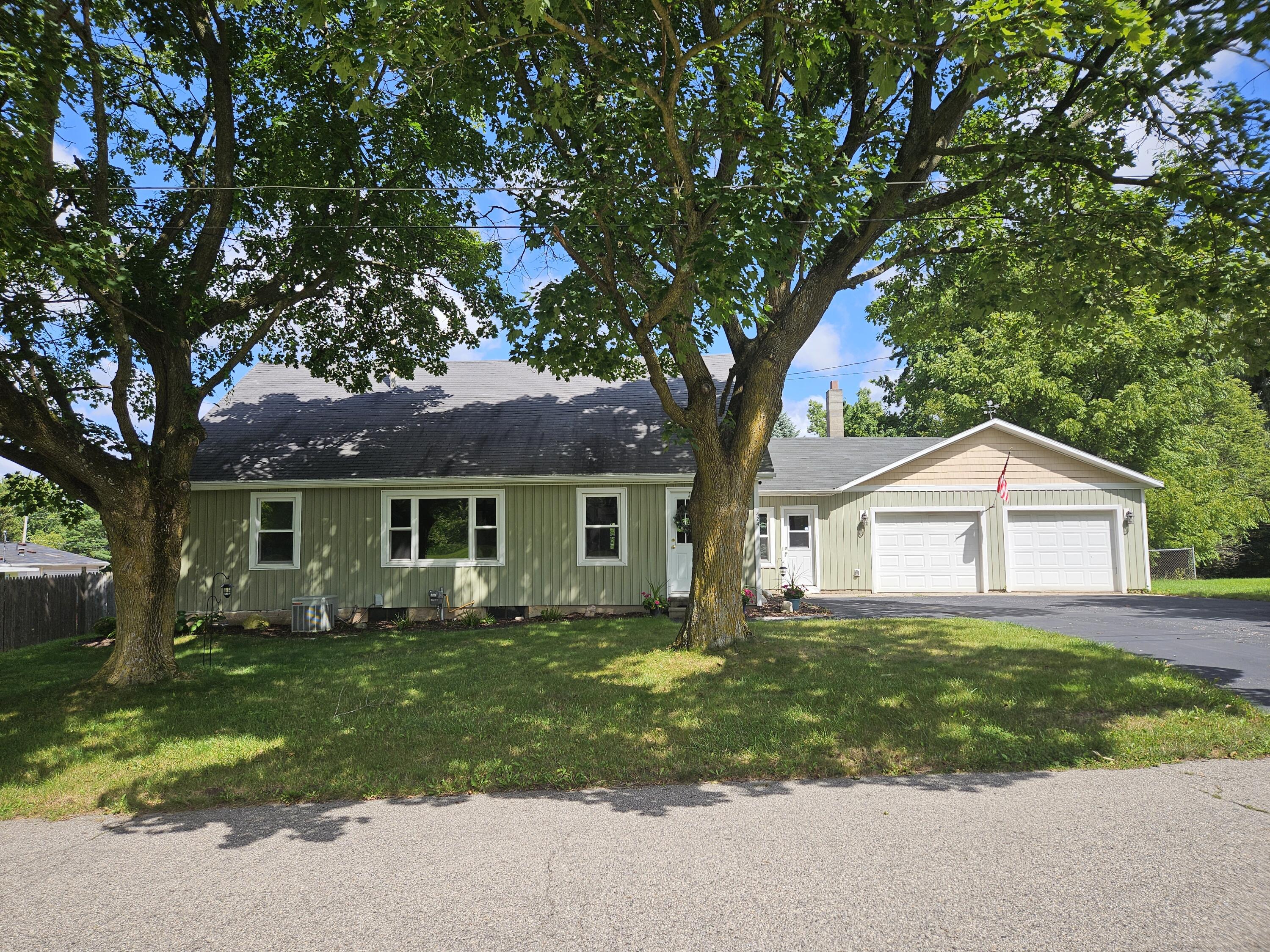 Day St, Stanton, MI 48888