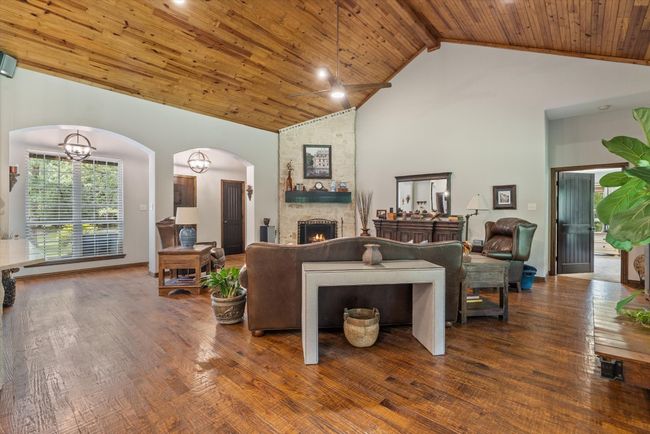 6570 County Road 2297, House other with 3 bedrooms, 2 bathrooms and null parking in Quinlan TX | Image 8