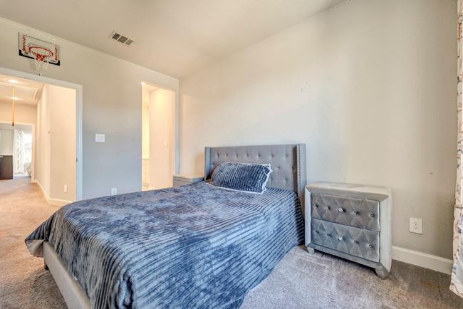 3rd secondary bedroom with jack and jill bathroom. | Image 26