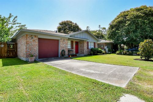 305 S Carroll St, La Porte, TX, 77571-5605 | Card Image