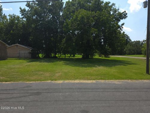 1221 Main St, New Bern, NC, 28560-3843 | Card Image