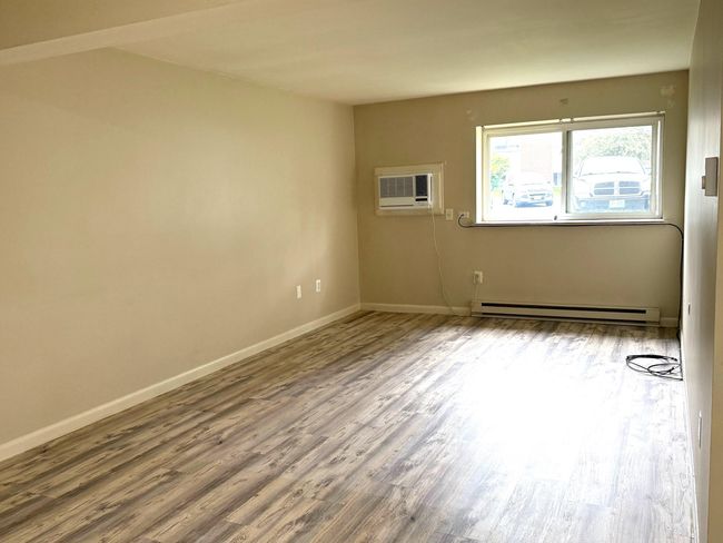 APT-10R - 128 Loudon Rd, Condo with 2 bedrooms, 1 bathrooms and null parking in Concord NH | Image 8