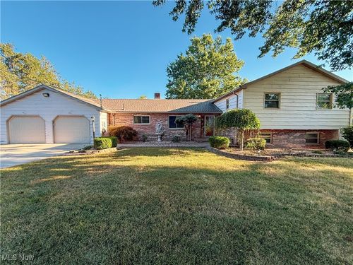 215 Valley Mills Rd, Parkersburg, WV, 26104-7537 | Card Image