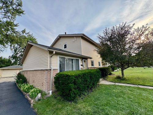 543 W Rose Ave, Addison, IL, 60101-3431 | Card Image