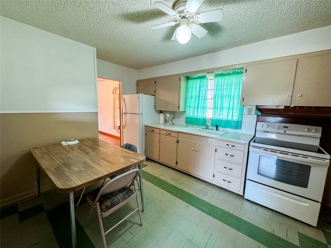 1205 N Avenue H, House other with 3 bedrooms, 2 bathrooms and null parking in Haskell TX | Image 11