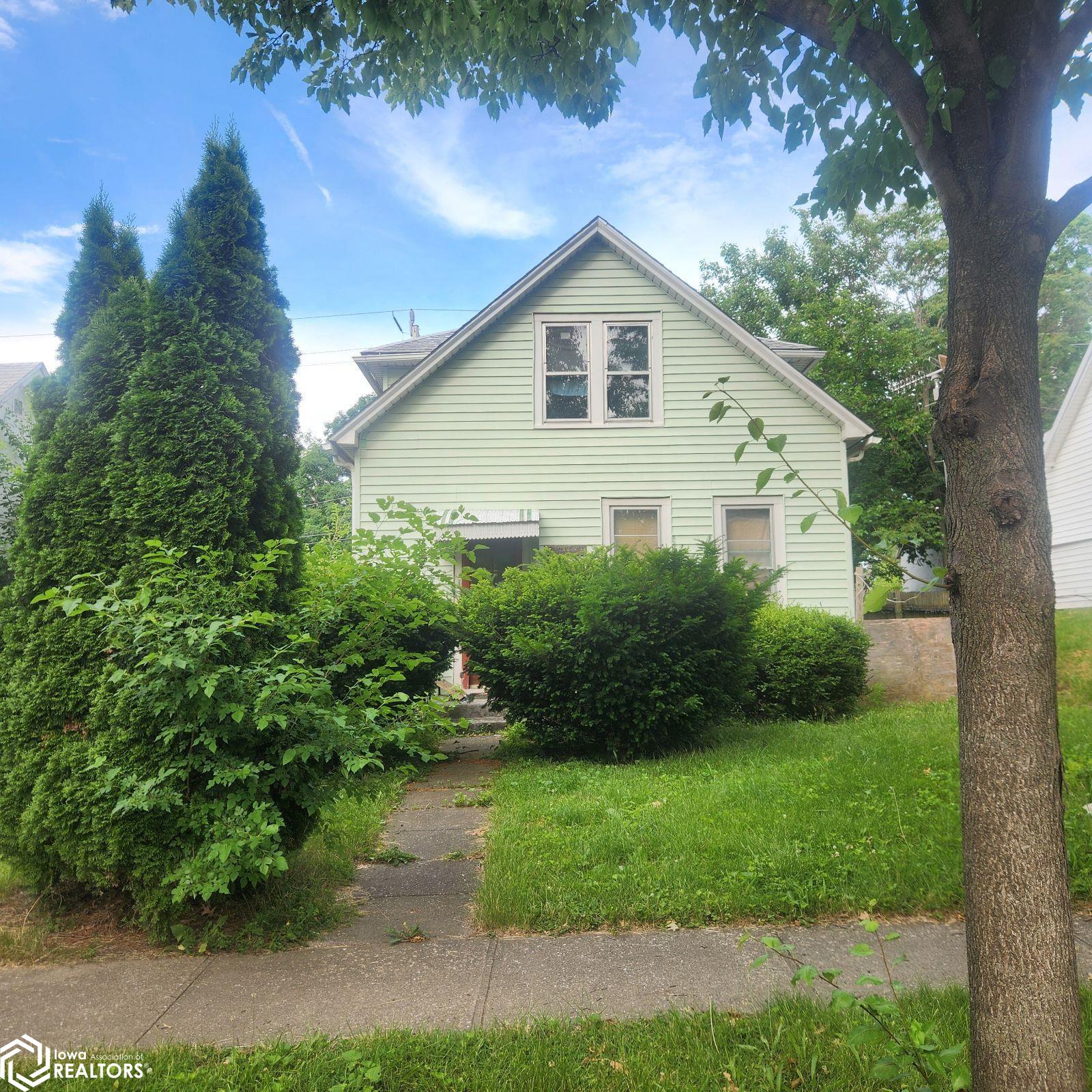 Central Ave, Burlington, IA 52601