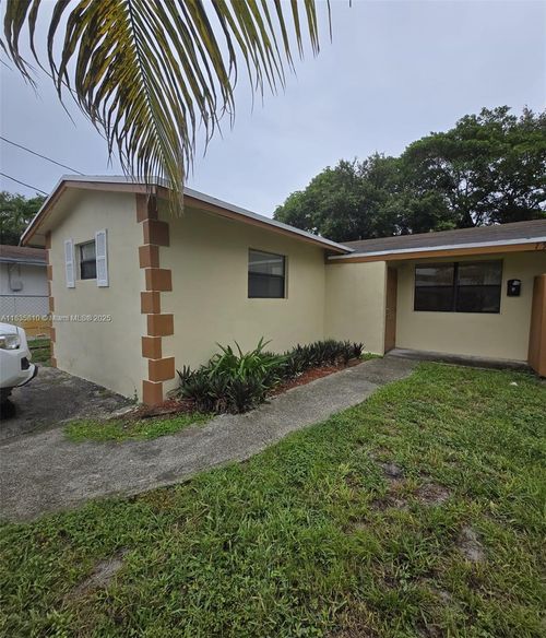 2-1905 Sw 11th St, Fort Lauderdale, FL, 33312-3209 | Card Image