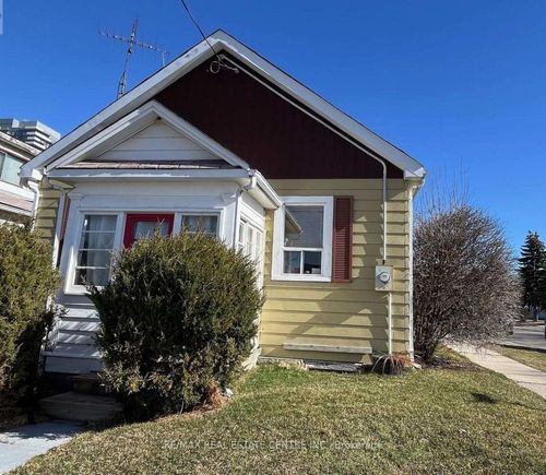 36 Trueman St, Brampton, ON, L6W3B3 | Card Image