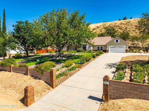 9251 Elizabeth Lake Rd, Leona Valley, CA, 93551-7101 | Card Image