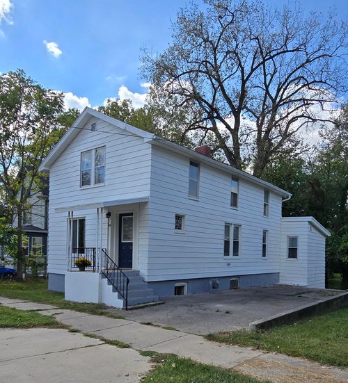 64 Union St, Hillsdale, MI, 49242-1322 | Card Image
