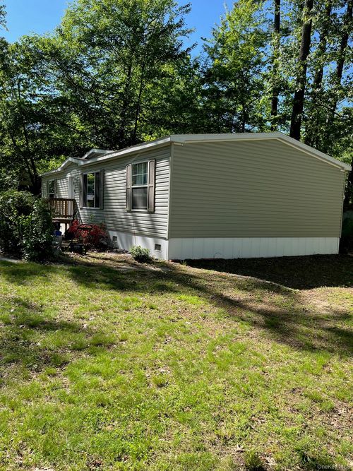 600 E Chester St, Kingston, NY, 12401-1745 | Card Image