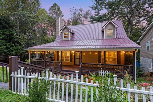 28 Grove Garden Ave, Candler, NC, 28715-8902 | Card Image