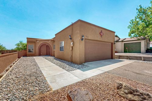 913 Charles Dr Ne, Rio Rancho, NM, 87144-6201 | Card Image