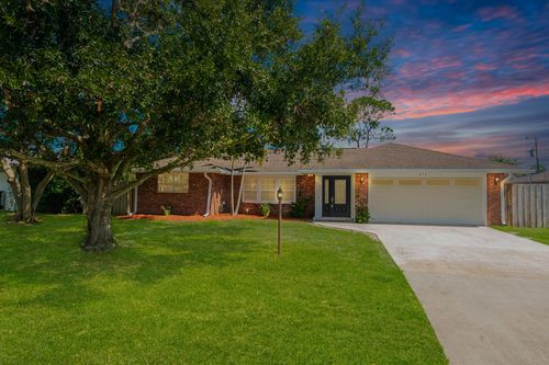 471 Se Lamon Ln, Port St. Lucie, FL, 34983-2215 | Card Image