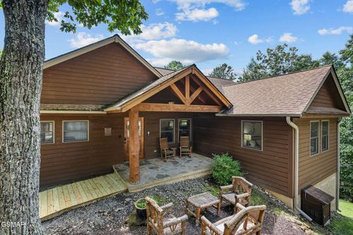 967 Scenic Trl, Gatlinburg, TN, 37738-6317 | Card Image