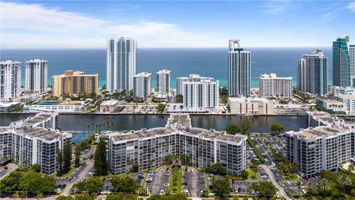 apt-723-1000 Parkview Dr, Hallandale Beach, FL, 33009-2932 | Card Image