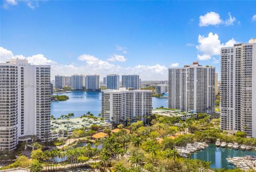 23gr-19355 Turnberry Way, Aventura, FL, 33180-2577 | Card Image