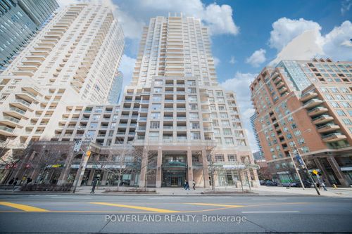 208-909 Bay St, Toronto, ON, M5S3G2 | Card Image