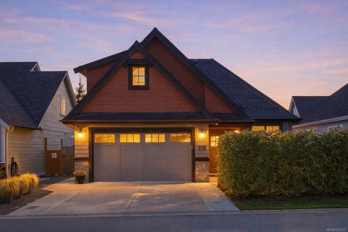 467 Cottage Dr, Qualicum Beach, BC, V9K2T3 | Card Image