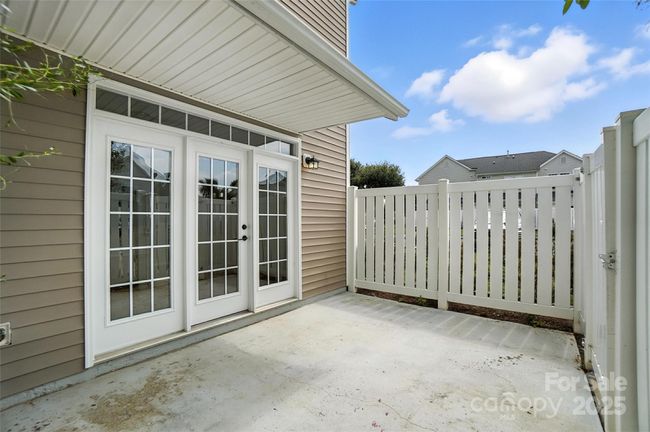 Fenced in Patio | Image 32