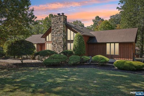 766 Natures Way, Franklin Lakes, NJ, 07417-1425 | Card Image