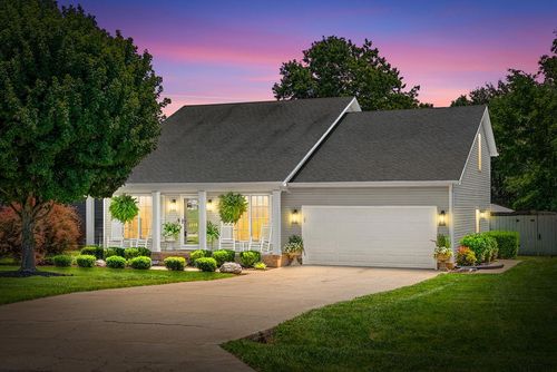 1215 Bark Ridge Cir, Hopkinsville, KY, 42240-5195 | Card Image
