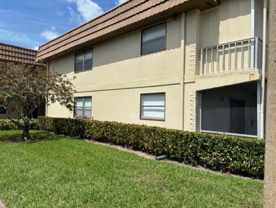 261 - 261 Saxony F, Condo with 2 bedrooms, 2 bathrooms and null parking in Delray Beach FL | Image 3