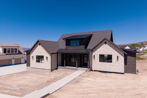 881 E 100 N, Hyde Park, UT, 84318-3264 | Card Image