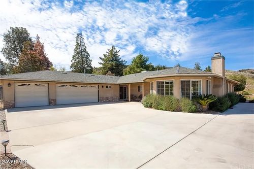 39963 90th St W, Leona Valley, CA, 93551-7428 | Card Image