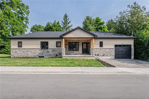 51 Brown St W, Waterford, ON, N0E | Card Image