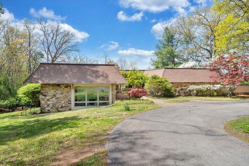 3244 Pineland Rd Sw, Roanoke, VA, 24018-2150 | Card Image
