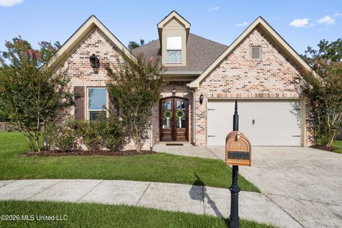 3912 Acadian Village Dr, Ocean Springs, MS, 39564-6205 | Card Image