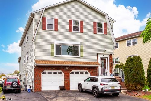 5 Garden Dr, Elmwood Park, NJ, 07407-1026 | Card Image