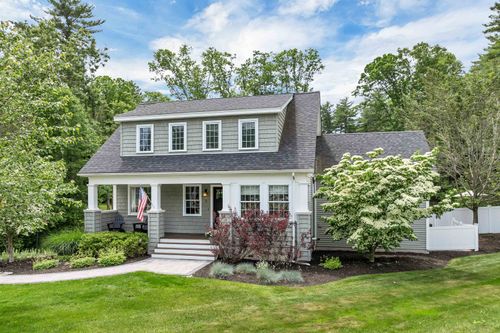 3 Wright Ln, Exeter, NH, 03833-4726 | Card Image