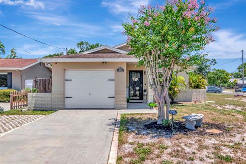7001 70th Ave N, PINELLAS PARK, FL, 33781-3909 | Card Image